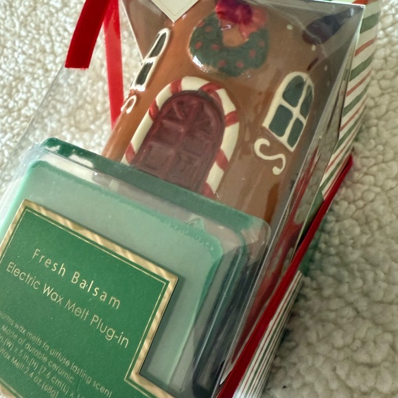 Holiday Decor Electric Wax Melt Plug-In - Picture 2 of 2